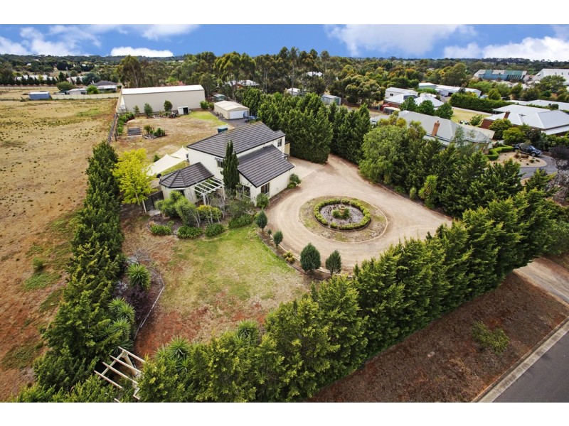 16 Wongalea Drive, Lara VIC 3212