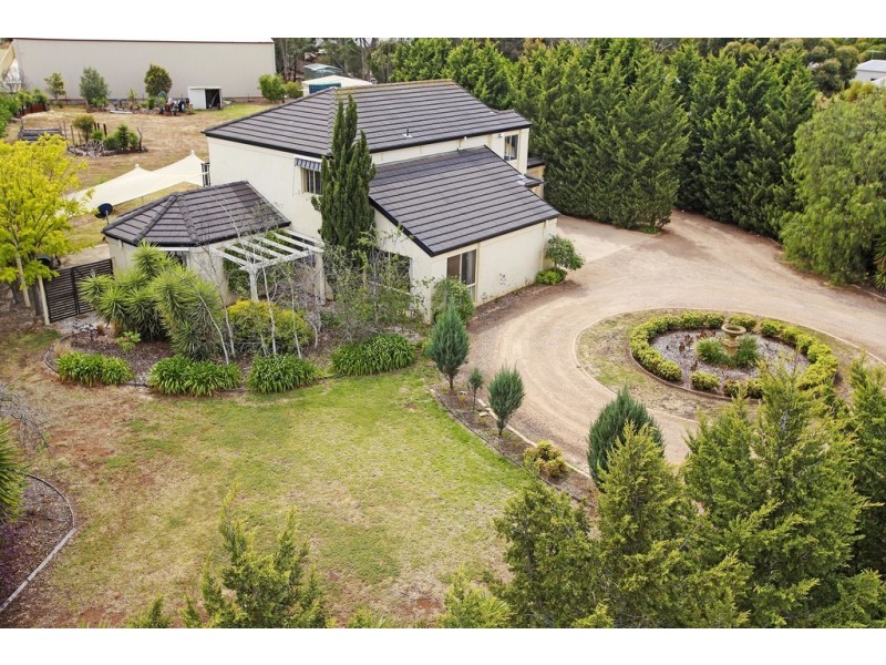 16 Wongalea Drive, Lara VIC 3212