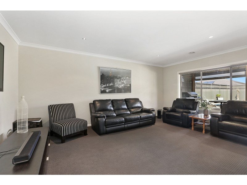 14 Weerana Way, Lara VIC 3212