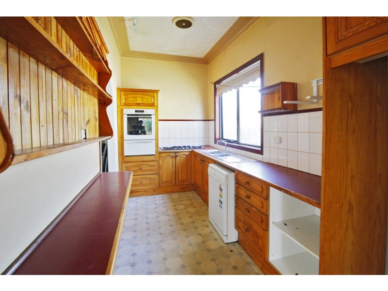 7 Pine Avenue, North Shore VIC 3214