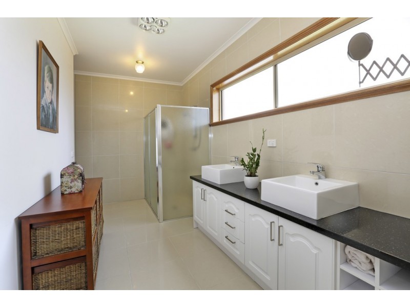 245 Windermere Road, Lara VIC 3212