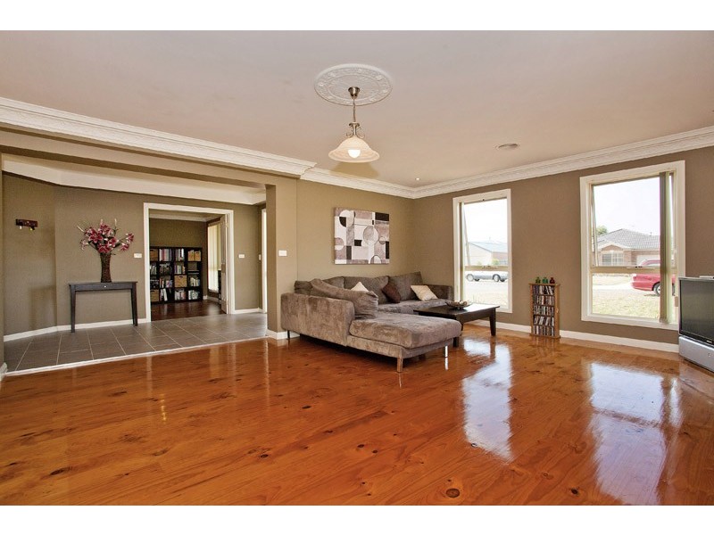 8 Cypress Court, Lara VIC 3212