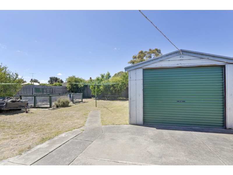 26 Spruhan Avenue, Norlane VIC 3214
