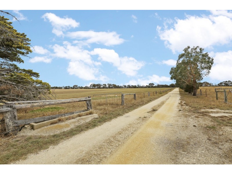 1010 Steiglitz Road, Sutherlands Creek VIC 3331