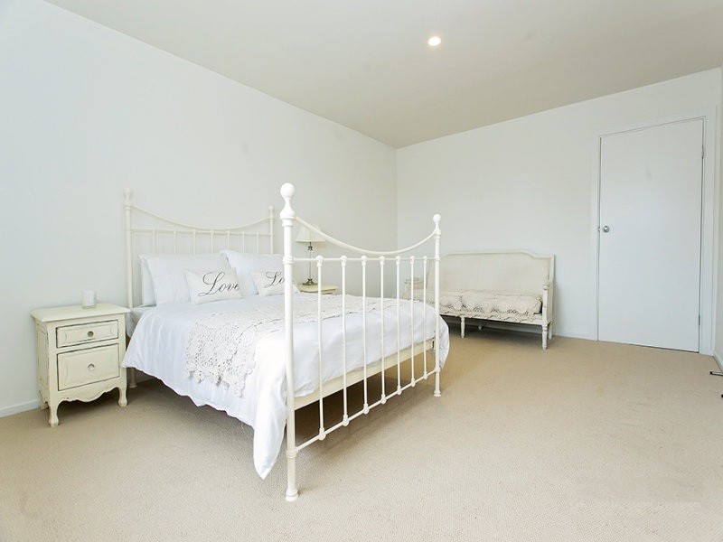 100 McLeans Road, Little River VIC 3211