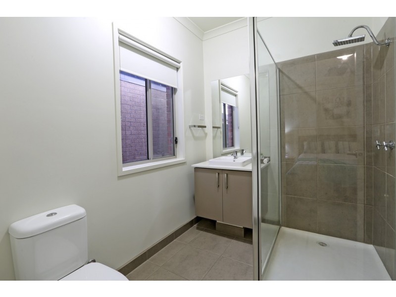 152 Canterbury Road West, Lara VIC 3212