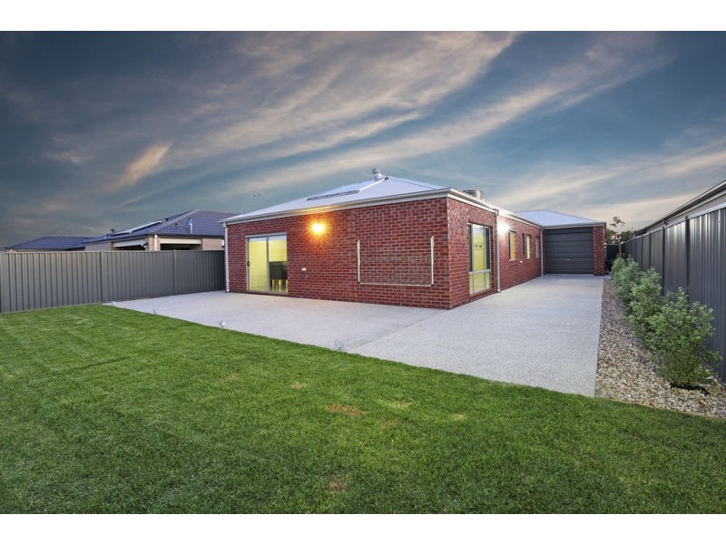 152 Canterbury Road West, Lara VIC 3212
