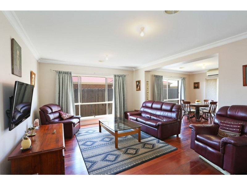 2/26 Forest Road North,, Lara VIC 3212