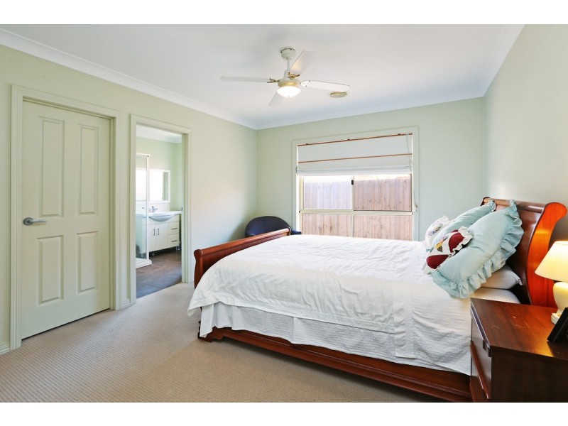 2/26 Forest Road North,, Lara VIC 3212