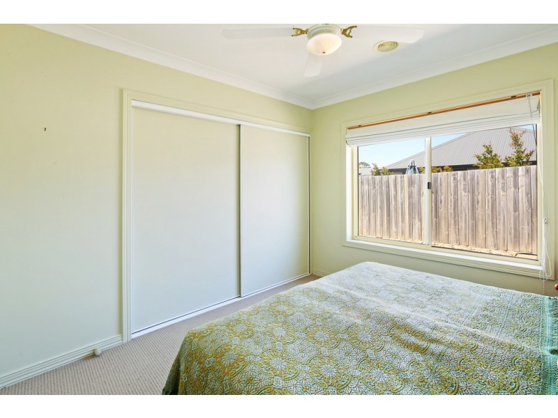 2/26 Forest Road North,, Lara VIC 3212