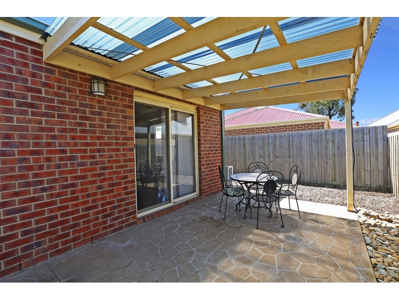2/26 Forest Road North,, Lara VIC 3212