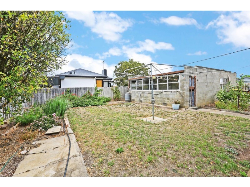 63 Forest Road South, Lara VIC 3212