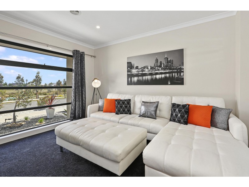 26 Eastlakes Boulevard, Lara VIC 3212