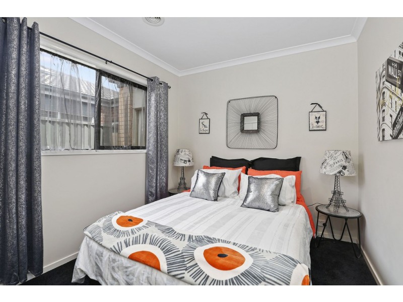 26 Eastlakes Boulevard, Lara VIC 3212