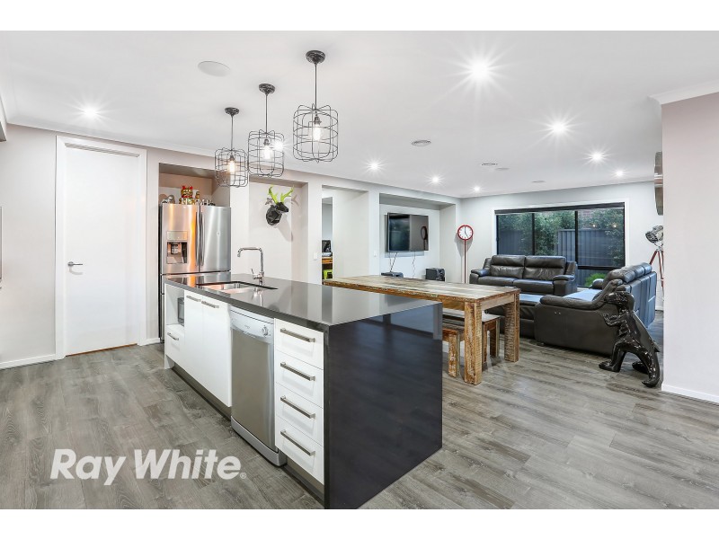 54 Eastlakes Boulevard, Lara VIC 3212