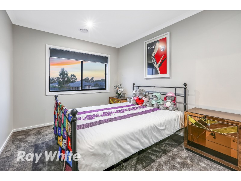 54 Eastlakes Boulevard, Lara VIC 3212