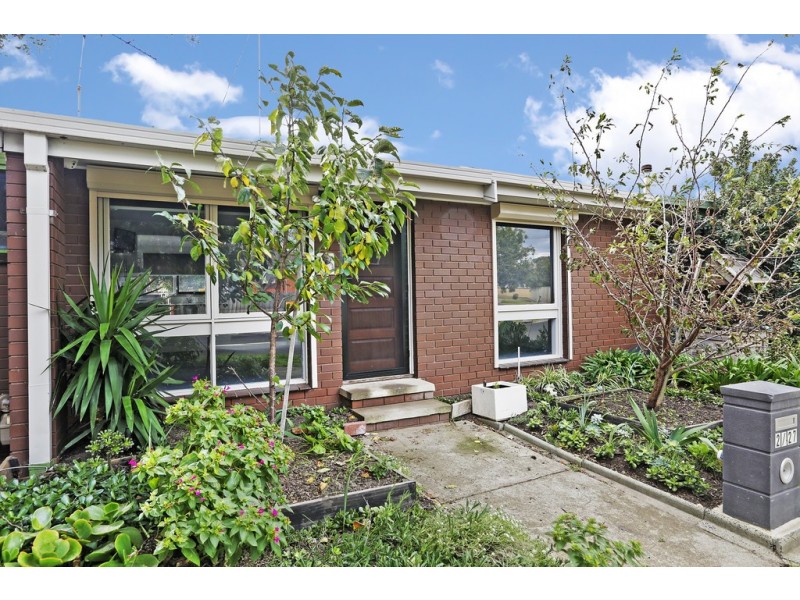 2/27 Kalver Street, Corio VIC 3214