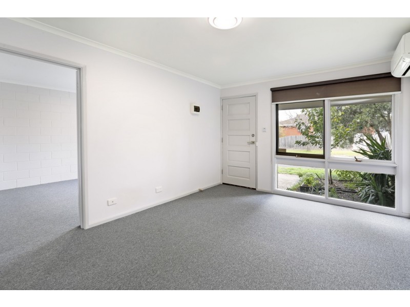 2/27 Kalver Street, Corio VIC 3214