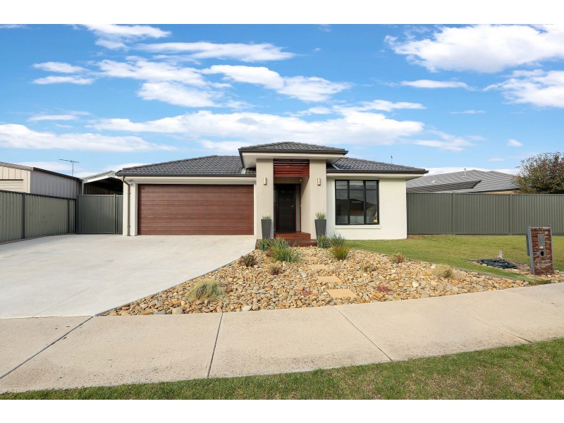 20-22 Weerana Way, Lara VIC 3212