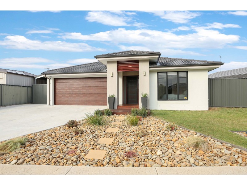 20-22 Weerana Way, Lara VIC 3212