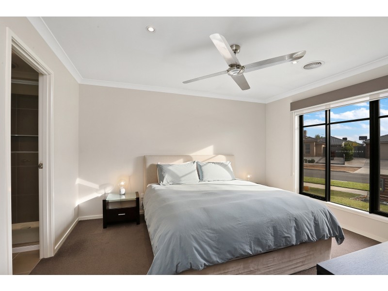 20-22 Weerana Way, Lara VIC 3212