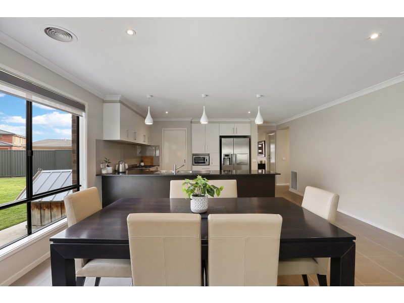 20-22 Weerana Way, Lara VIC 3212