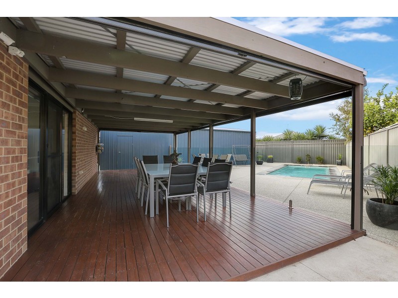 20-22 Weerana Way, Lara VIC 3212