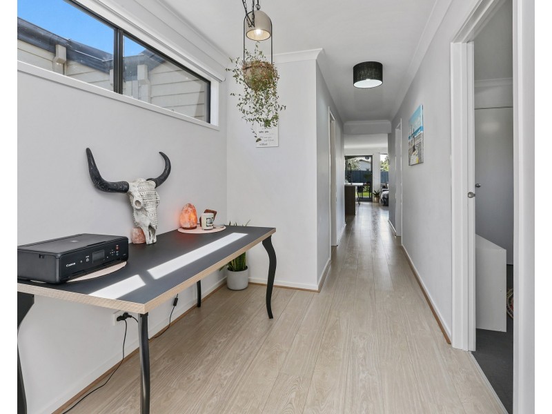 27B Pettitt Crescent, Norlane VIC 3214