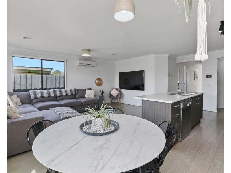 27B Pettitt Crescent, Norlane VIC 3214