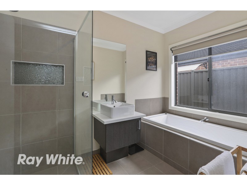 11 Kingfisher Court, Lara VIC 3212
