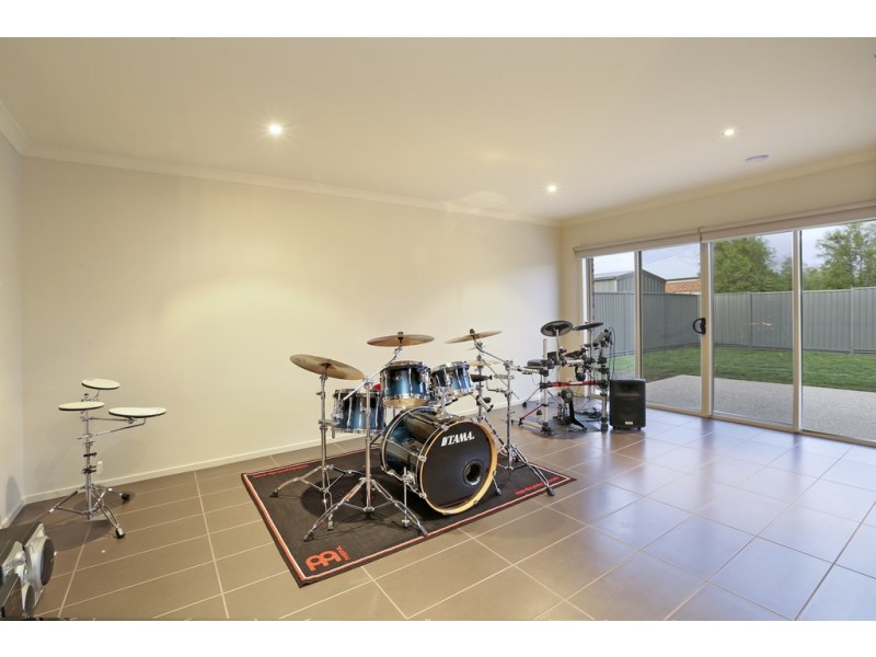 31 Cape Barron Drive, Lara VIC 3212