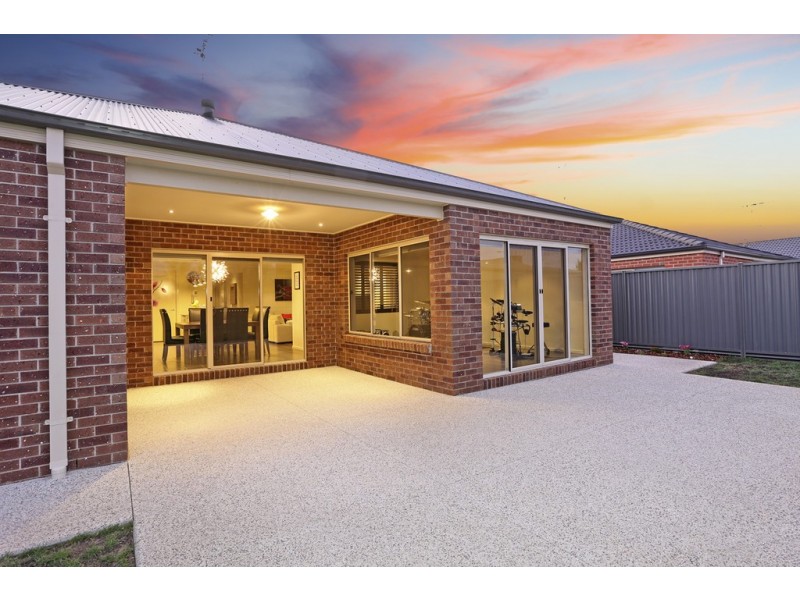 31 Cape Barron Drive, Lara VIC 3212