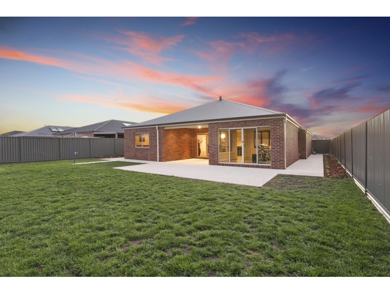 31 Cape Barron Drive, Lara VIC 3212