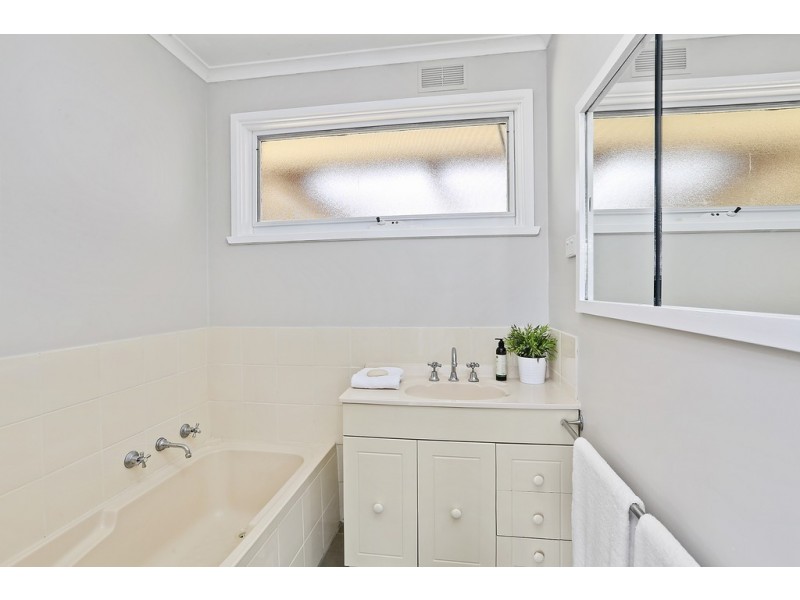 4 Mark Street, Lara VIC 3212