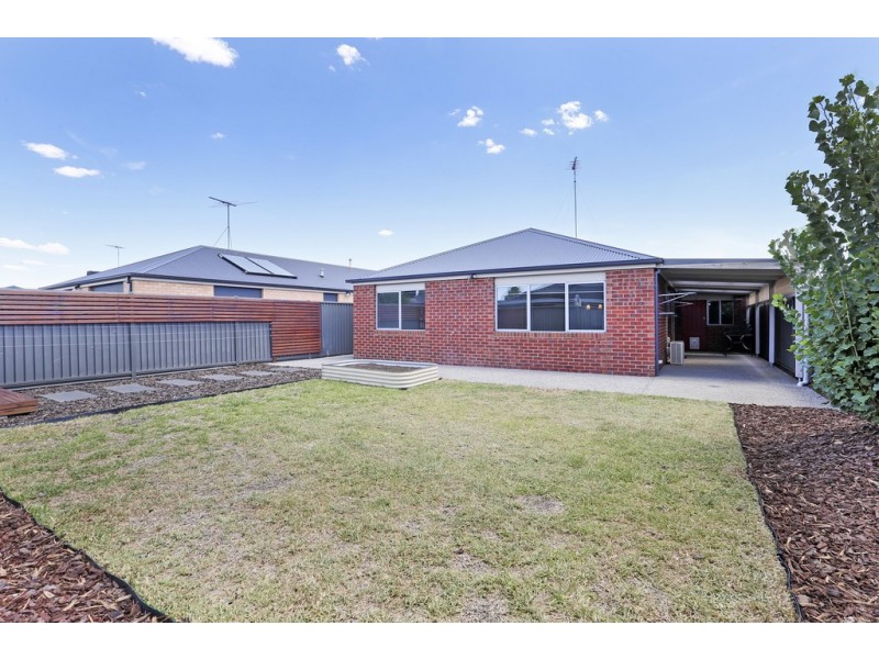 10 Grey Teal Place, Lara VIC 3212