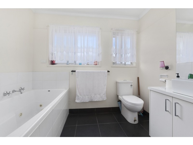 22 McKinley Avenue, Corio VIC 3214