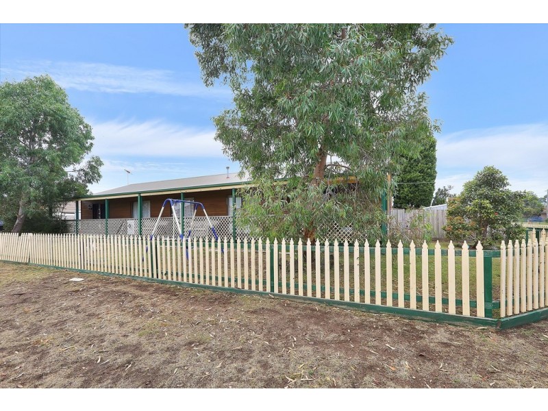 48 Fairbairn Drive, Corio VIC 3214