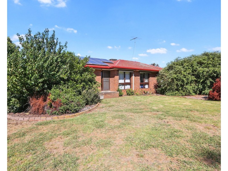 2 Sheeran Crescent, Lara VIC 3212