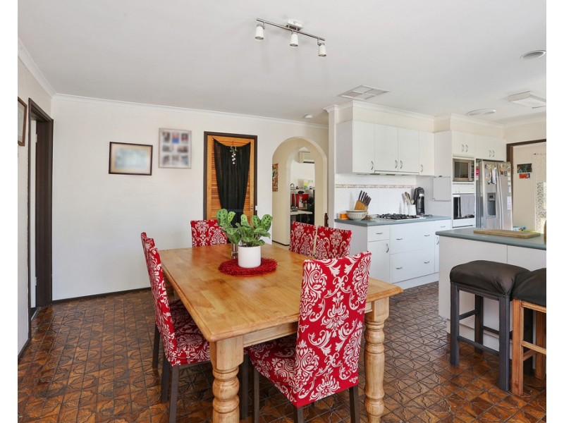 2 Sheeran Crescent, Lara VIC 3212
