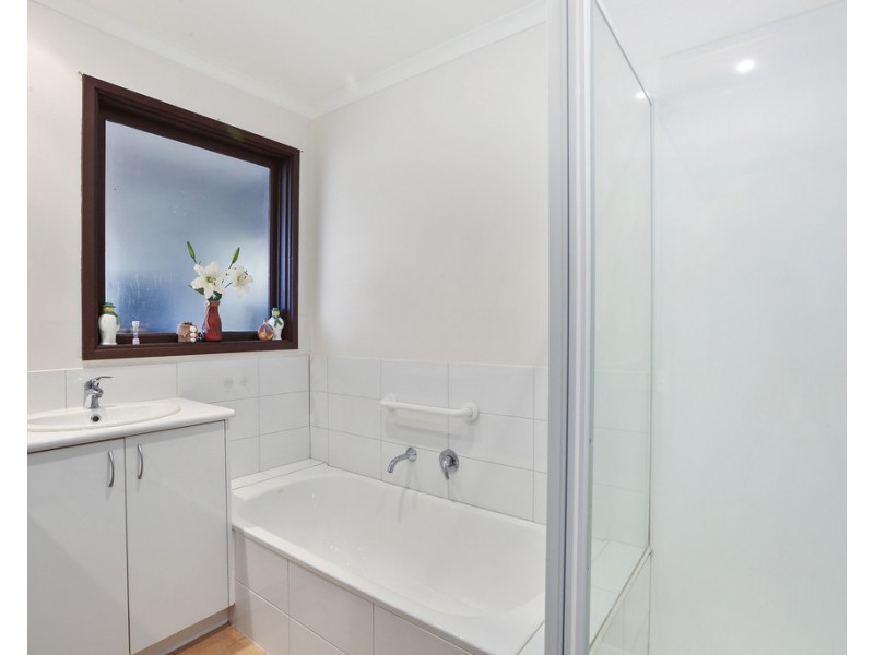 2 Sheeran Crescent, Lara VIC 3212