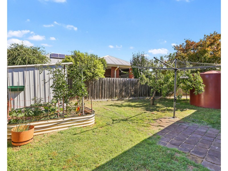 2 Sheeran Crescent, Lara VIC 3212