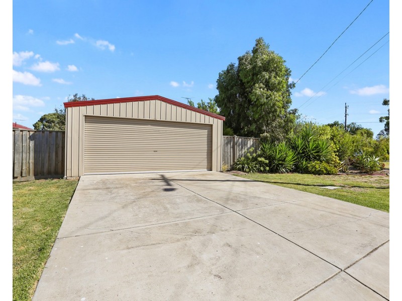 2 Sheeran Crescent, Lara VIC 3212