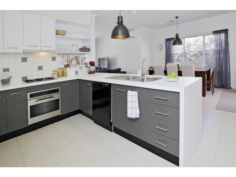 24 Francis Court, Lara VIC 3212