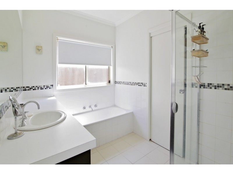 24 Francis Court, Lara VIC 3212