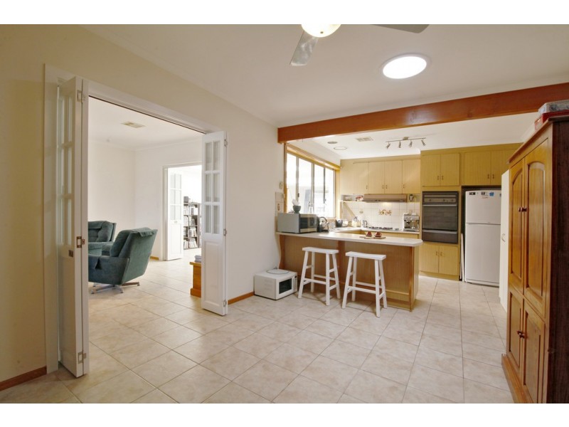 8 Coleraine Crescent, Corio VIC 3214
