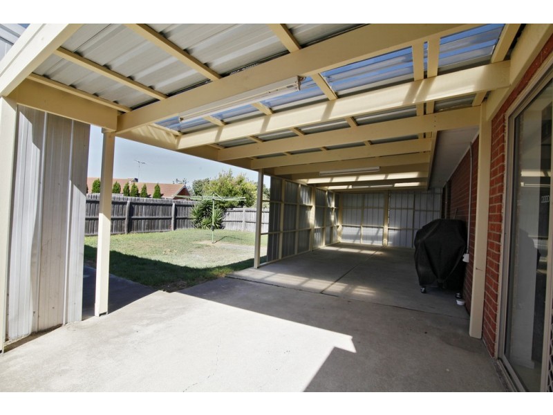 8 Coleraine Crescent, Corio VIC 3214