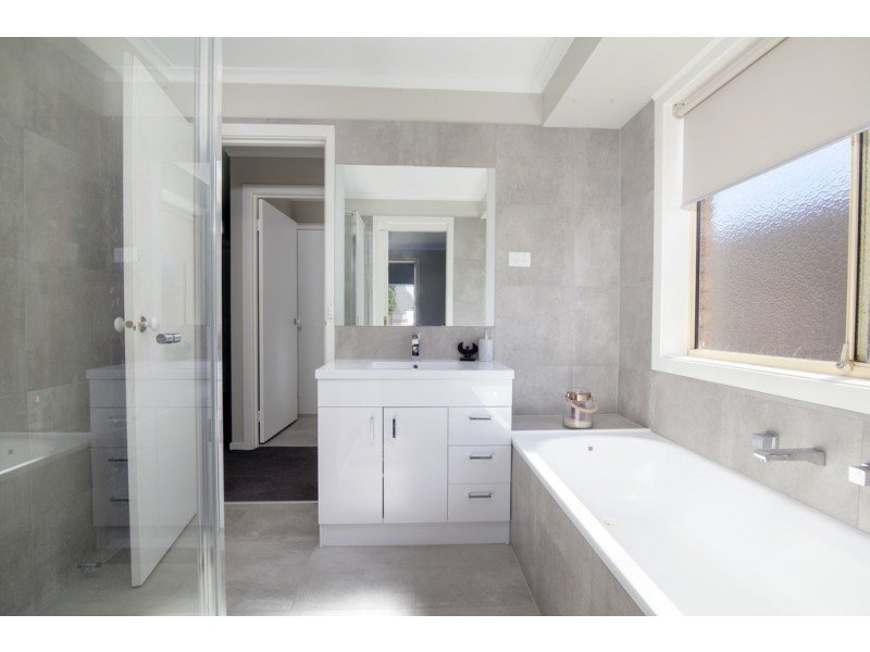 26 Cranbourne Drive, Corio VIC 3214