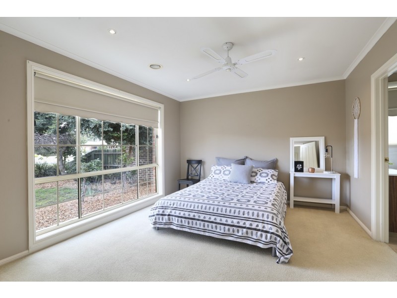 10 Brownlow Court, Lara VIC 3212