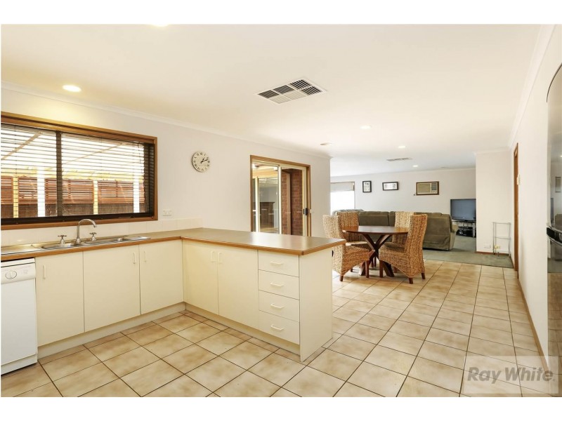 40 Young Street, Lara VIC 3212