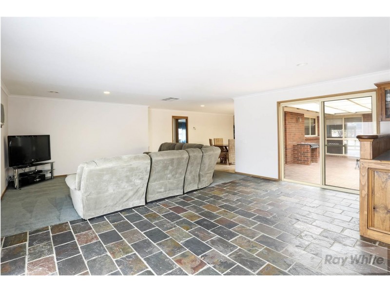 40 Young Street, Lara VIC 3212